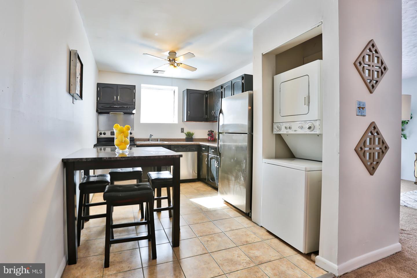 3926 Rolling Rd., Unit D2 Baltimore, MD 21208 - Photo 13 of 20 Kitchen