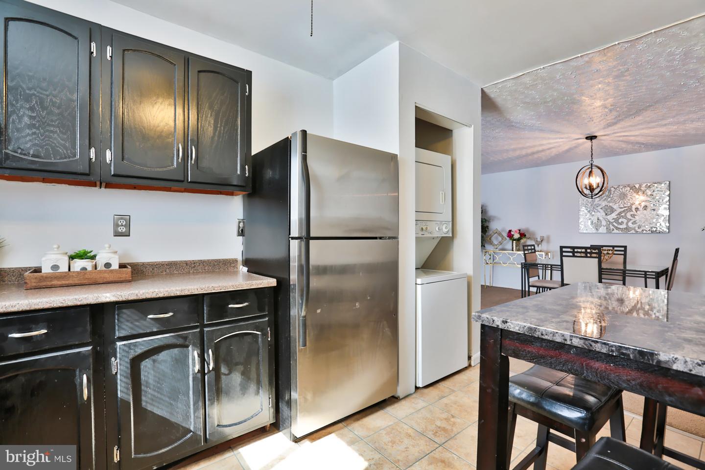 3926 Rolling Rd., Unit D2 Baltimore, MD 21208 - Photo 14 of 20 Kitchen