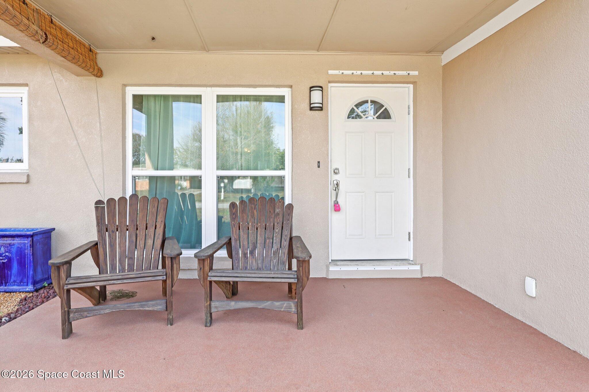 1945 Madison Avenue Melbourne, FL 32935 - Photo 8 of 33 a view of a livingroom with furniture