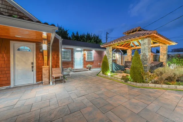 $1,200,000 | 38 Quarry Lane, Levittown, NY 11756