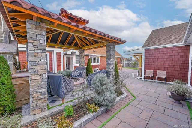 $1,200,000 | 38 Quarry Lane, Levittown, NY 11756