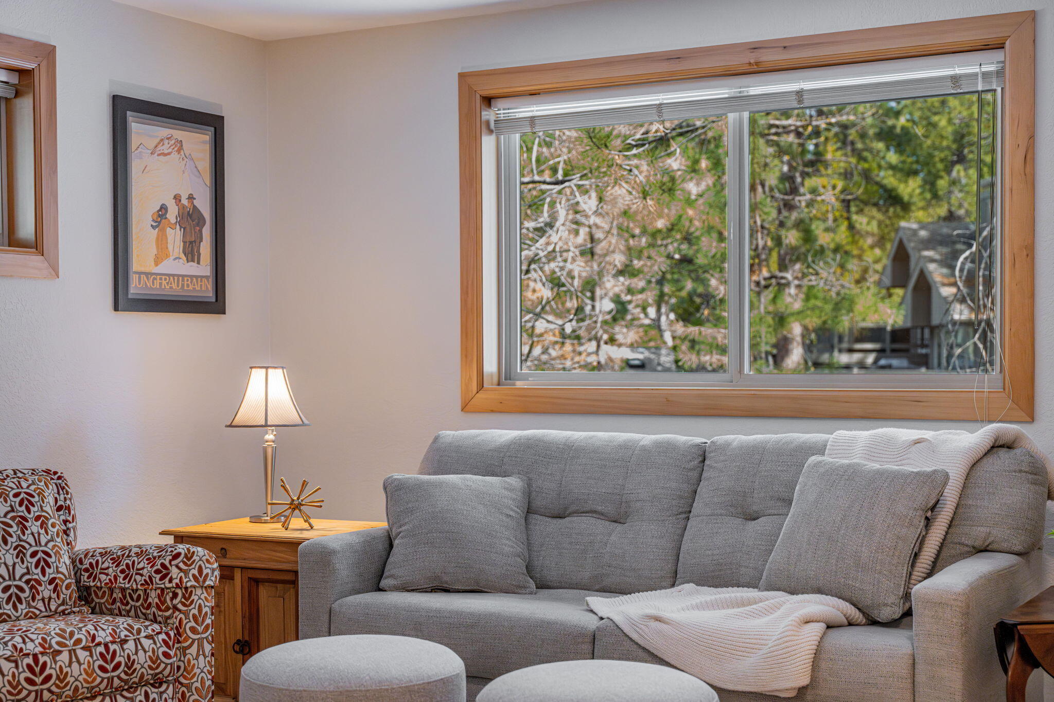 17948 Shadow Lane, Unit 7 Sunriver, OR 97707 - Photo 51 of 92 a living room with furniture and a window