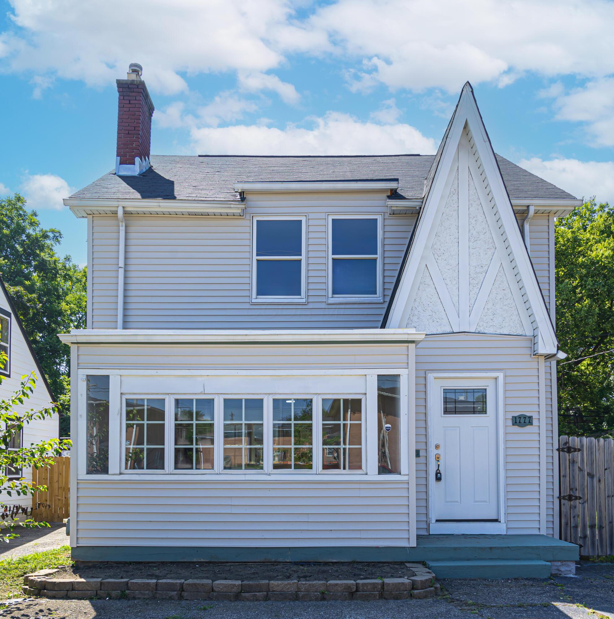 1777 Lockbourne Road Columbus, OH 43207 - Photo 2 of 30 5E7A5797
