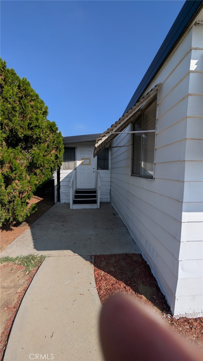 1560 Massachusetts Avenue, Unit 96 Riverside, CA 92507 - Photo 2 of 13 Gallery Image 2