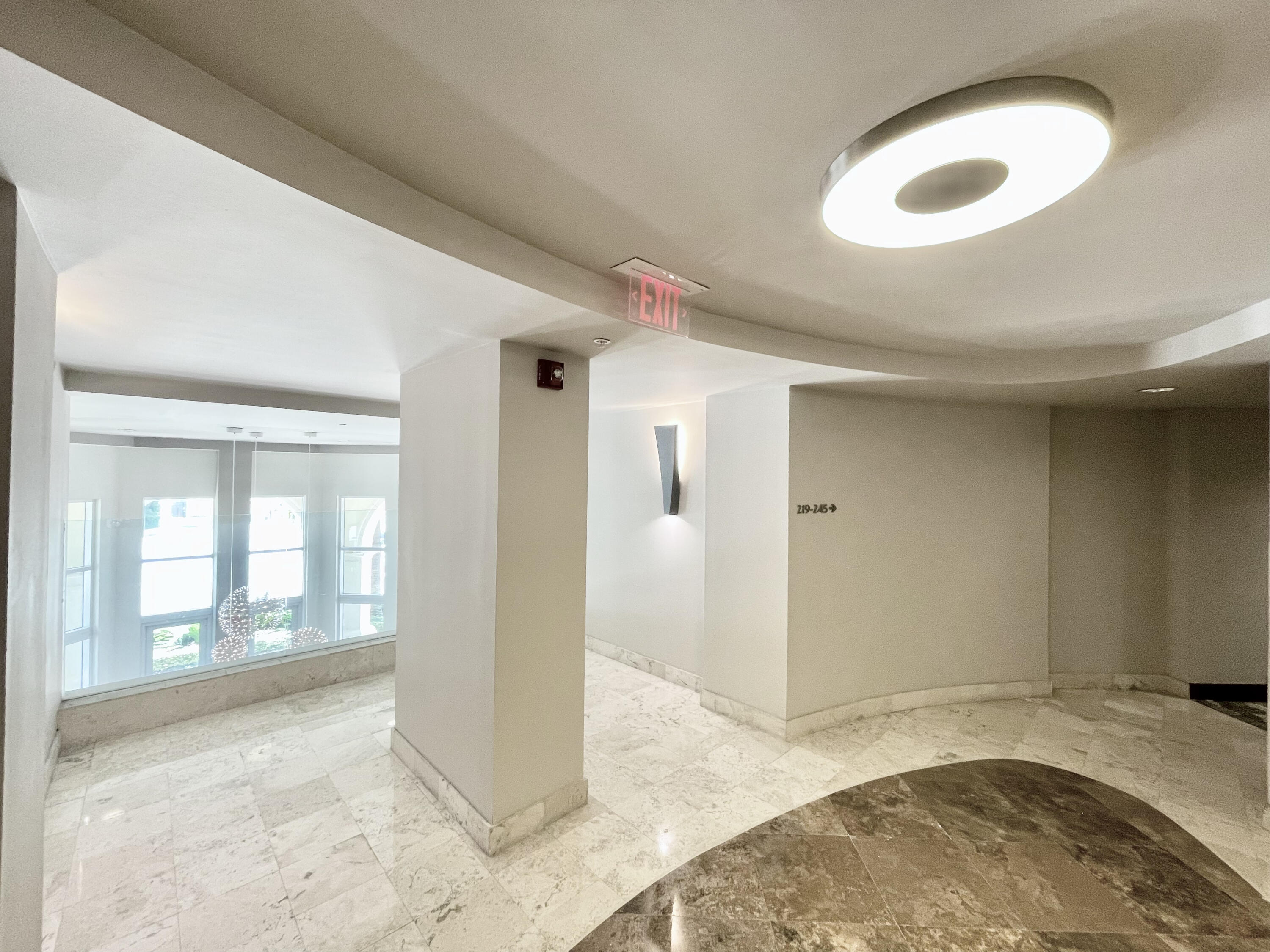 99 Southeast Mizner Boulevard, Unit 223 Boca Raton, FL 33432 - Photo 4 of 23 2nd Level Hallway