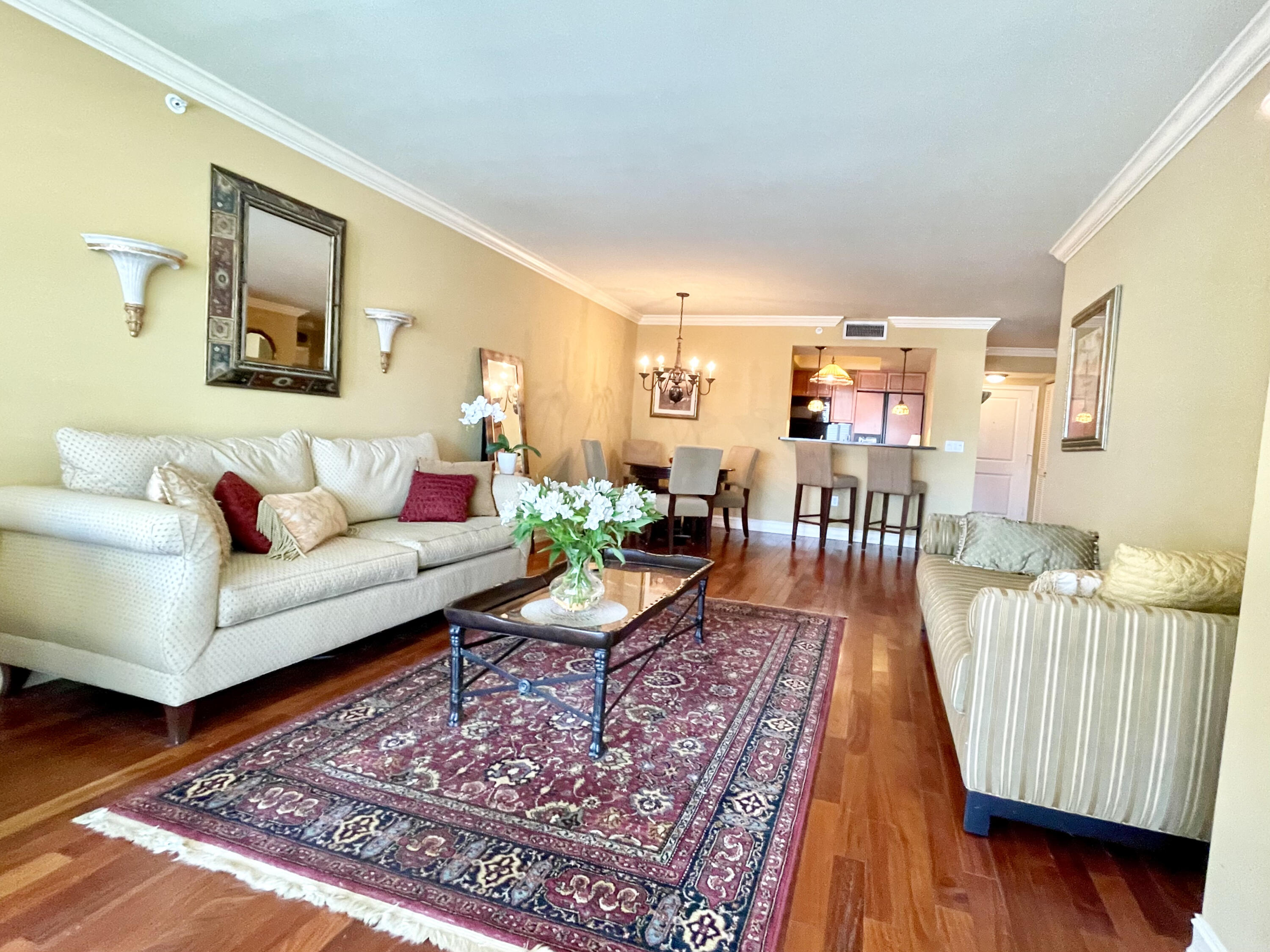 99 Southeast Mizner Boulevard, Unit 223 Boca Raton, FL 33432 - Photo 10 of 23 Living Room