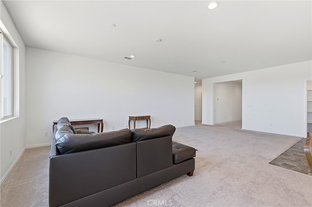 711 Ballesteros Street Perris, CA 92571 - Photo 31 of 39 Great room view