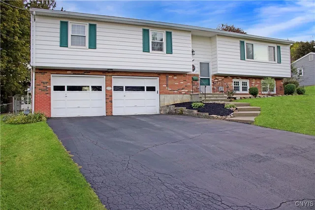 $366,900 | 37 Janet Terrace, New Hartford, NY 13413