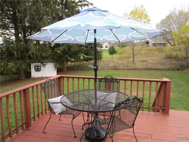 $366,900 | 37 Janet Terrace, New Hartford, NY 13413