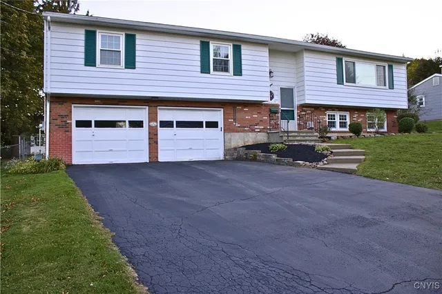 $366,900 | 37 Janet Terrace, New Hartford, NY 13413