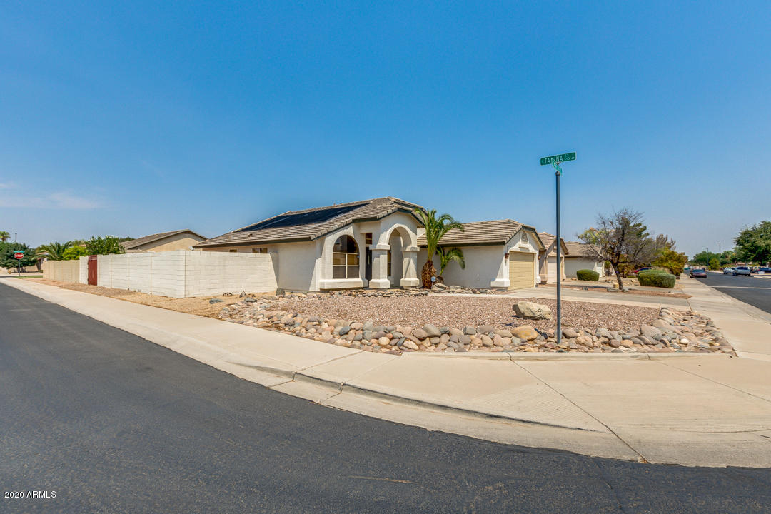 2232 East Smoke Tree Road Gilbert, AZ 85296 - Photo 2 of 38 02-Smoke Tree