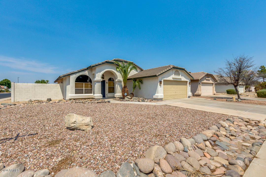 2232 East Smoke Tree Road Gilbert, AZ 85296 - Photo 3 of 38 03-Smoke Tree