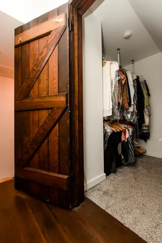 a picture of a wall with a white wall and a white wall