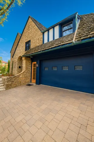 $325,000 | 218 North Brinton Avenue, Dixon, IL 61021