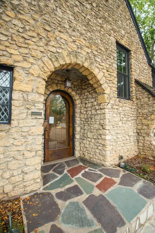 $325,000 | 218 North Brinton Avenue, Dixon, IL 61021