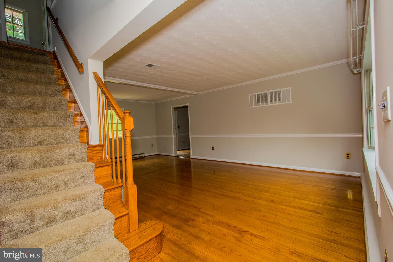 3520 Mill Green Road Street, MD 21154 - Photo 8 of 29 Living Room