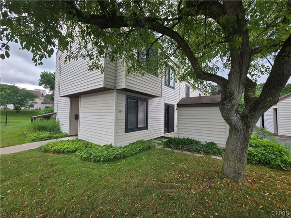 $219,900 | 501 Natick Circle, Camillus, NY 13031