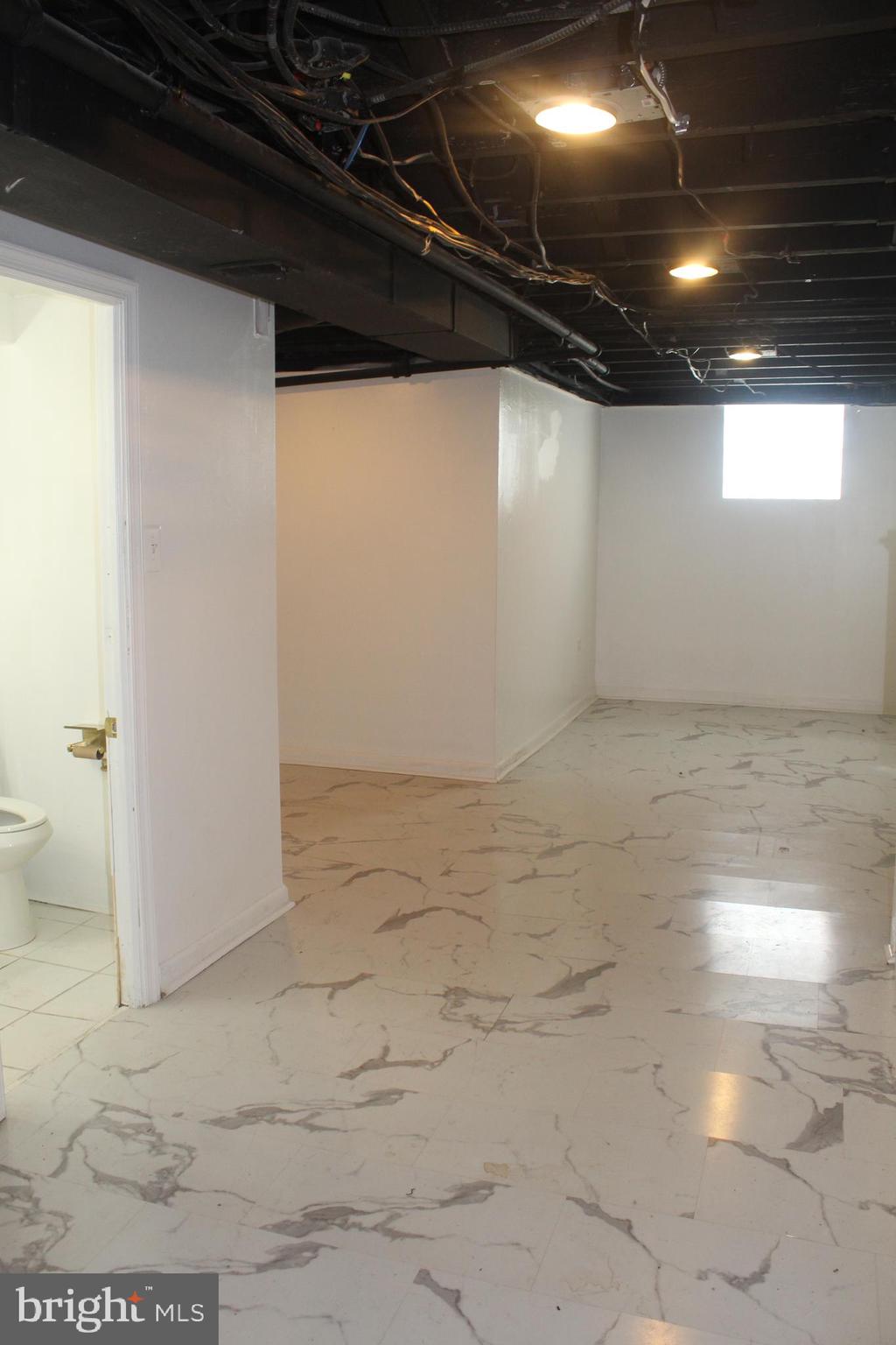 5019 Belair Road Baltimore, MD 21206 - Photo 9 of 17