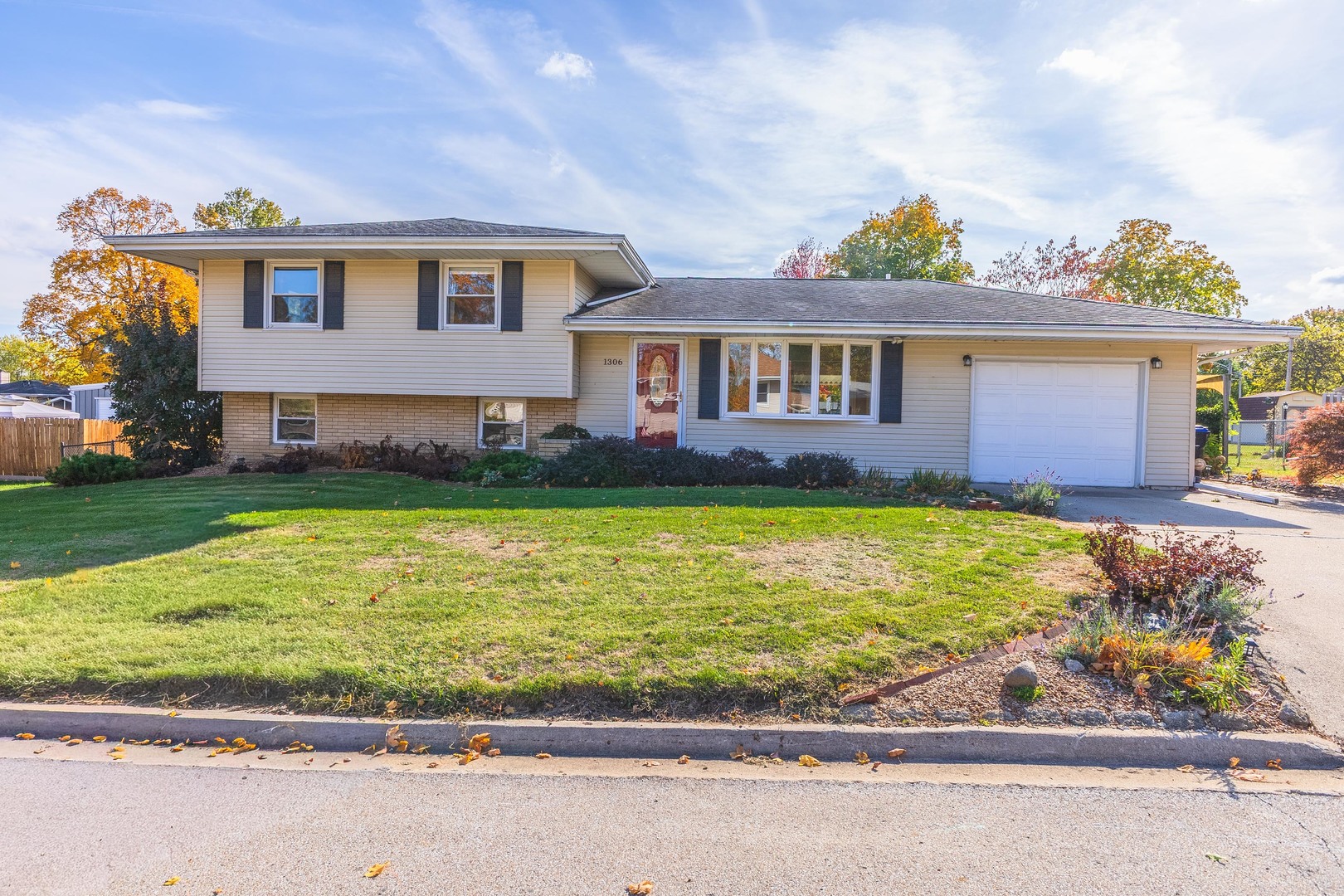 1306 Anderson Street Bloomington, IL 61701 - Photo 1 of 45 Gallery Image 1