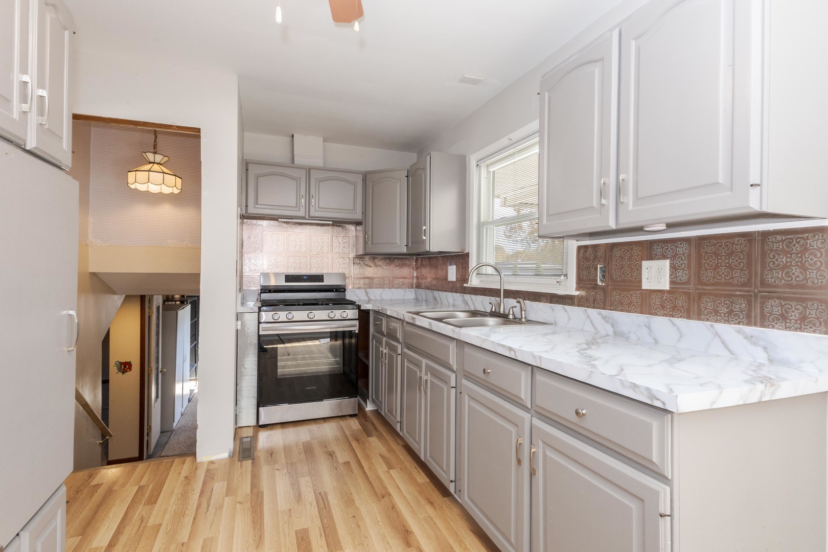 1306 Anderson Street Bloomington, IL 61701 - Photo 12 of 45 Gallery Image 12