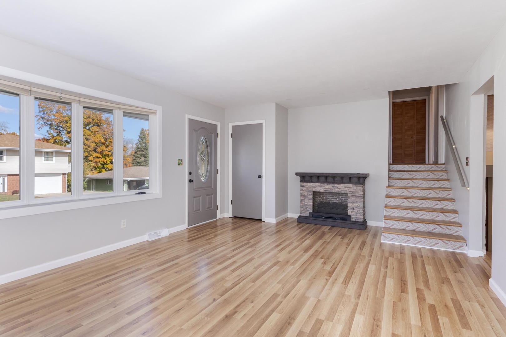 1306 Anderson Street Bloomington, IL 61701 - Photo 4 of 45 Gallery Image 4