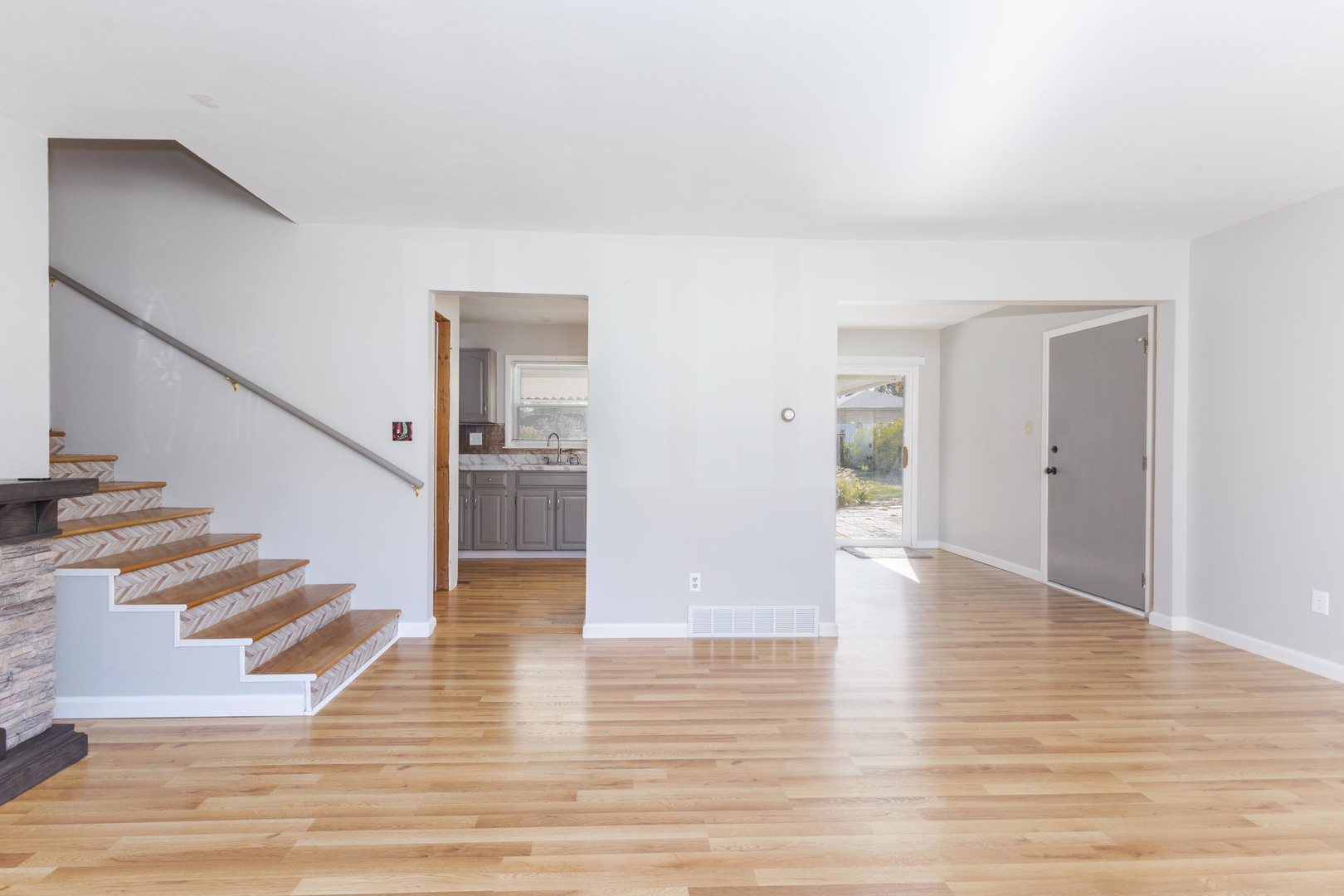 1306 Anderson Street Bloomington, IL 61701 - Photo 5 of 45 Gallery Image 5