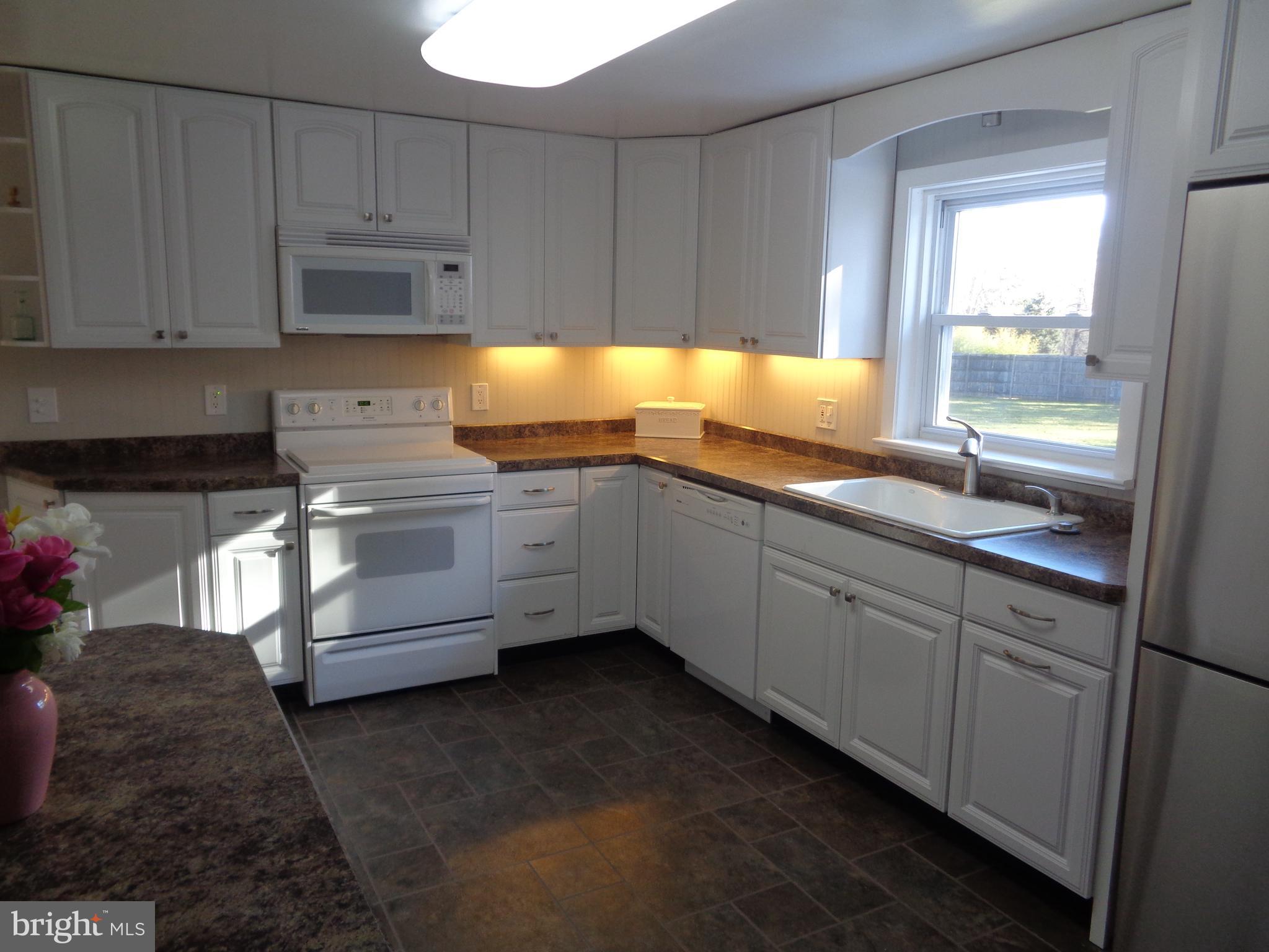 311 Evergreen Road Horsham, PA 19044 - Photo 5 of 26 Kitchen