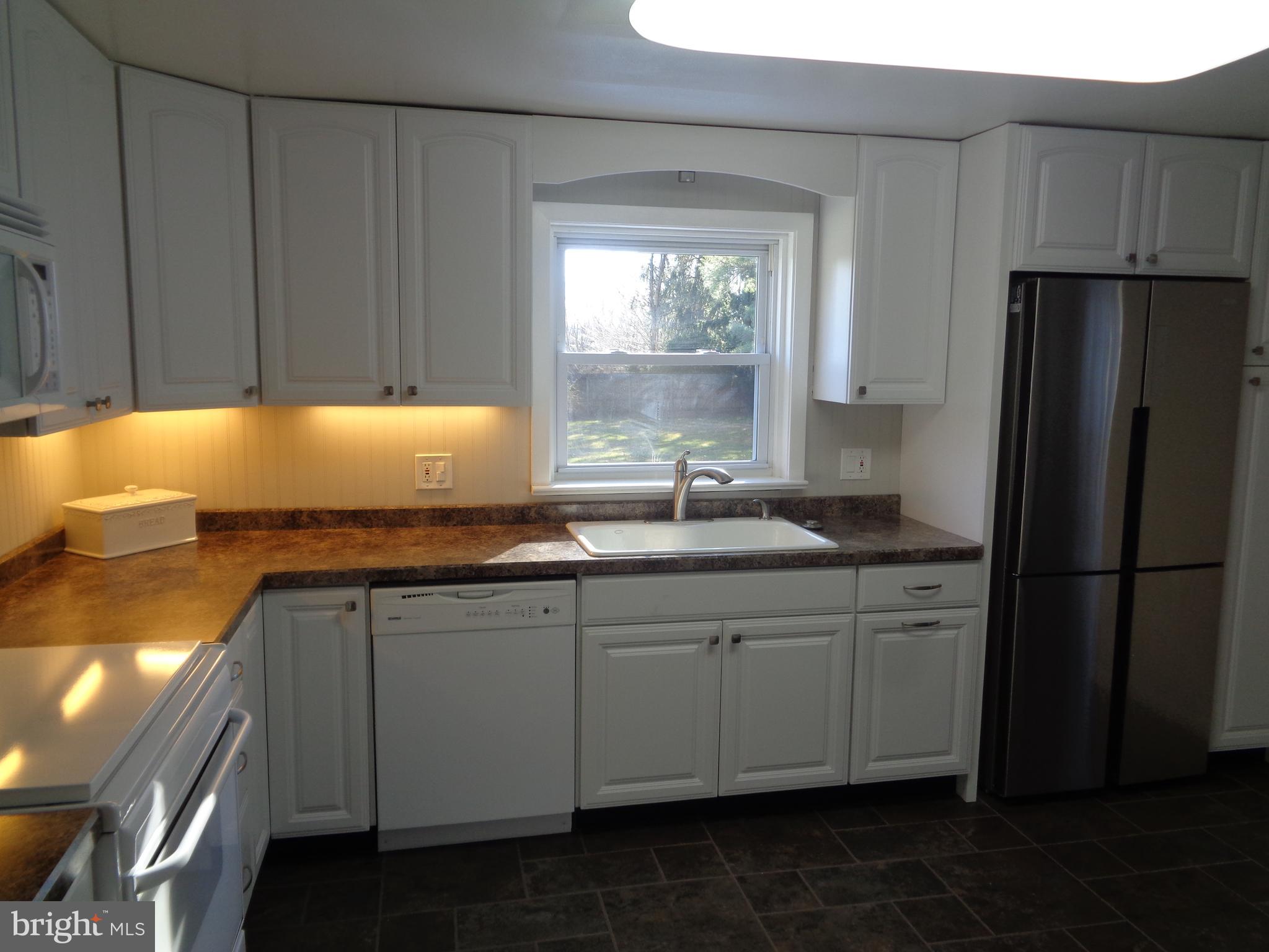 311 Evergreen Road Horsham, PA 19044 - Photo 7 of 26 Kitchen