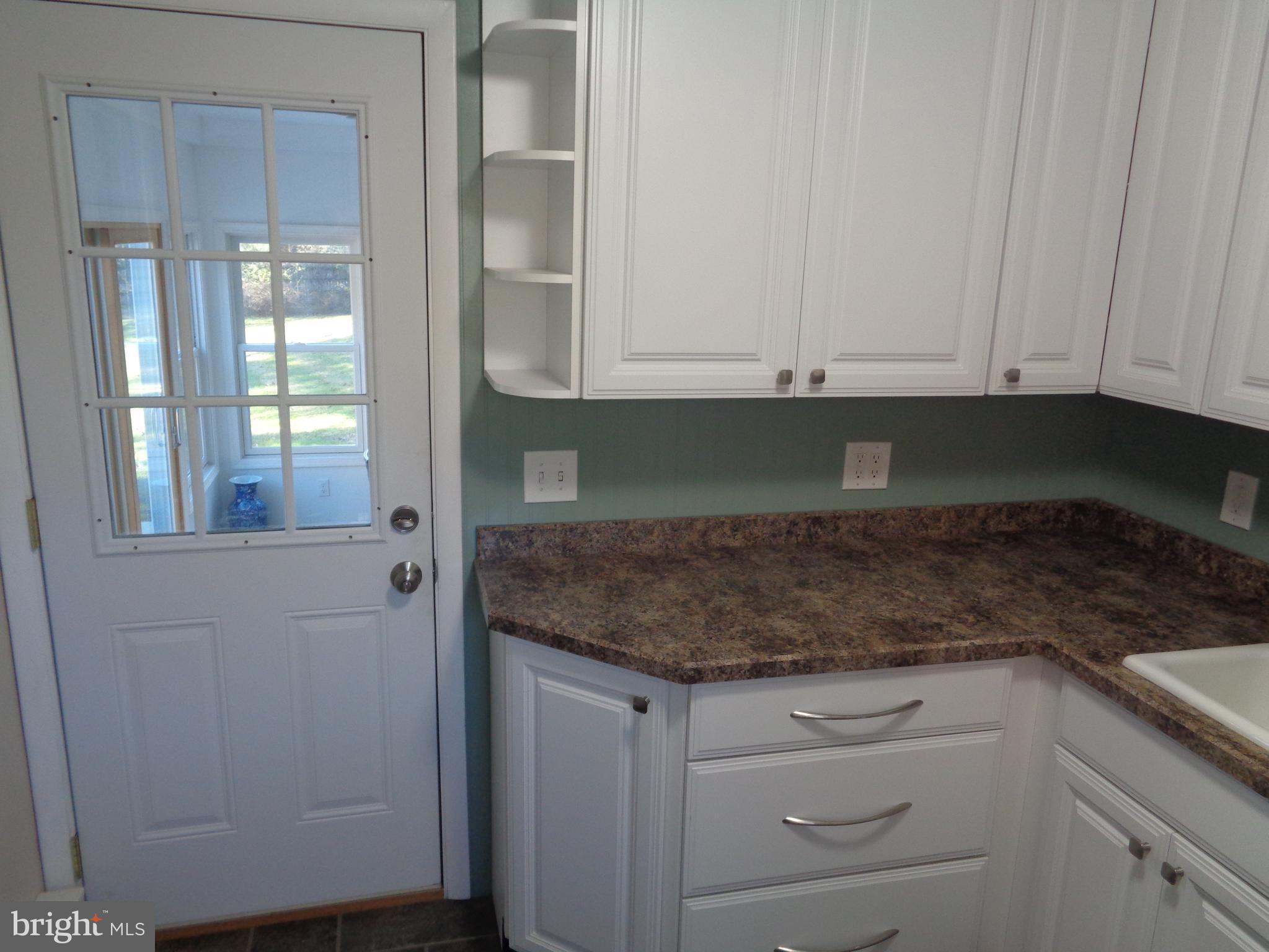 311 Evergreen Road Horsham, PA 19044 - Photo 10 of 26 Laundry/mudroom