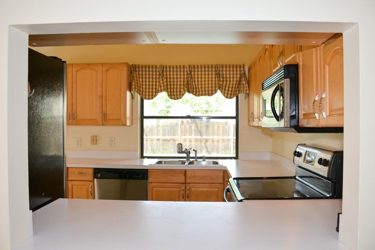 11681 Timberwood Road Boca Raton, FL 33428 - Photo 8 of 23 DET9DE_still_bk