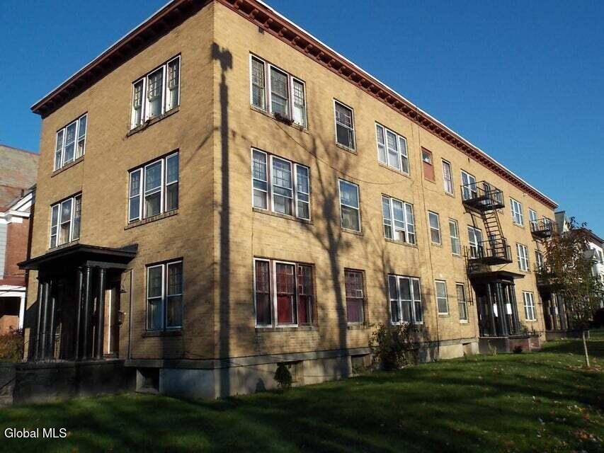1011 Union Street Schenectady, NY 12308 - Photo 2 of 22 Front of bldg