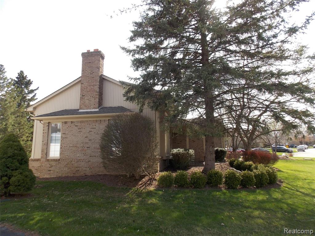 571 Augusta Drive Rochester Hills, MI 48309 - Photo 33 of 42