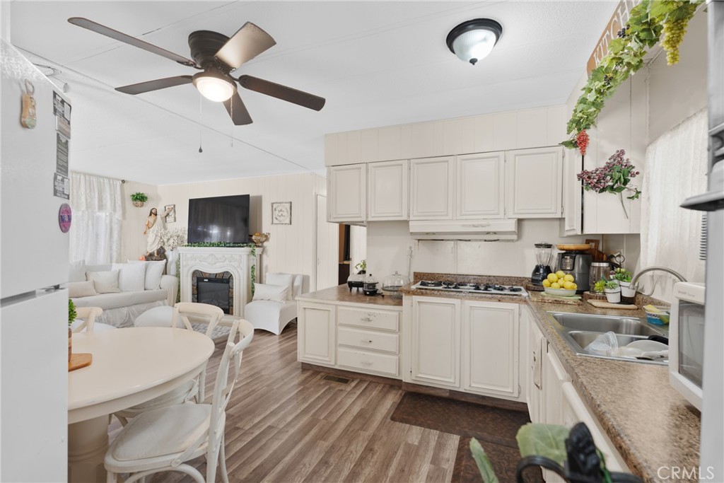 3883-spc 169 Buchanan Riverside, CA 92503 - Photo 15 of 47