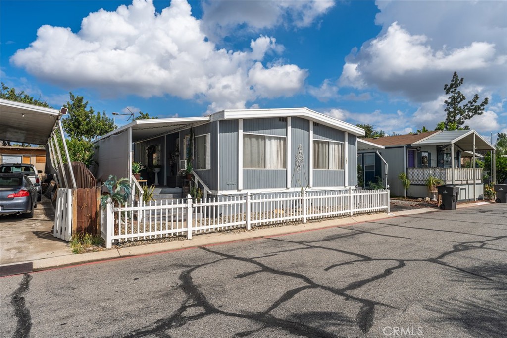 3883-spc 169 Buchanan Riverside, CA 92503 - Photo 2 of 47