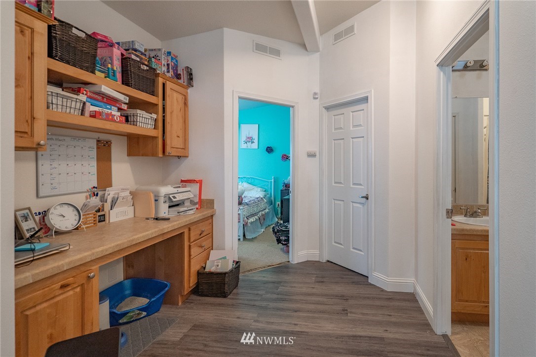 4083 Rd E 9 Northeast Moses Lake, WA 98837 - Photo 11 of 23 Gallery Image 11
