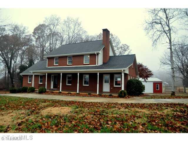 4240 Hampton Road Clemmons, NC 27012 - Photo 1 of 16 Exterior Front.