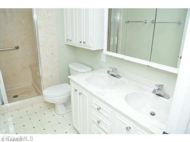 4240 Hampton Road Clemmons, NC 27012 - Photo 9 of 16 Bath. Master bath