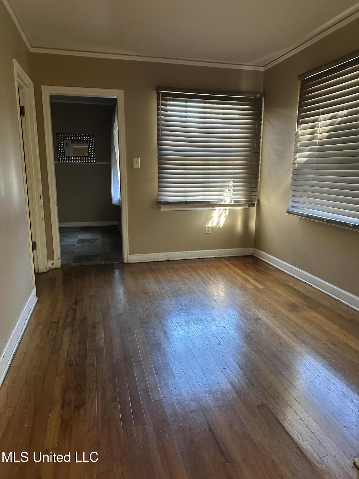 602 Cherokee Road Greenwood, MS 38930 - Photo 2 of 7 IMG_3074