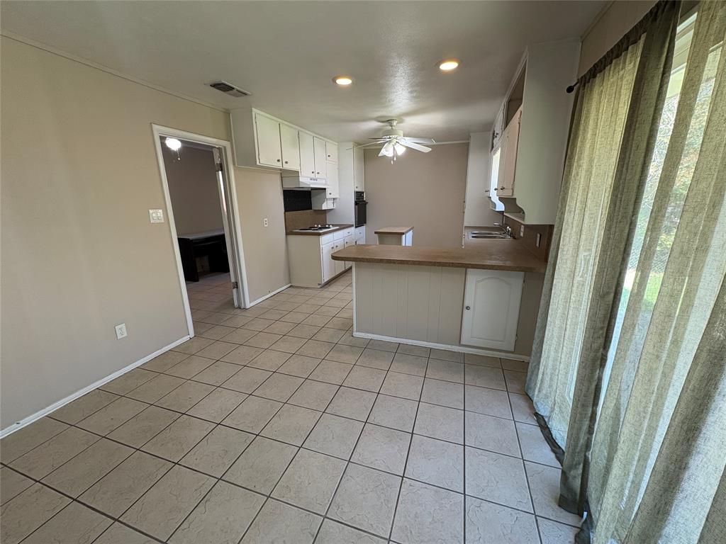 1111 Duane Street Benbrook, TX 76126 - Photo 6 of 28
