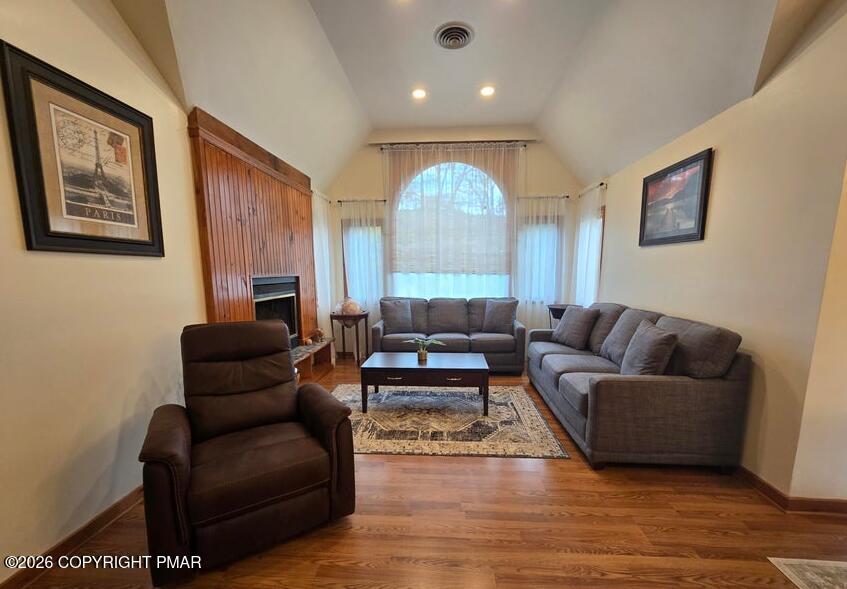 352 Hollow Road, Unit 11 East Stroudsburg, PA 18302 - Photo 7 of 12 Screenshot 2026-06-18 110142
