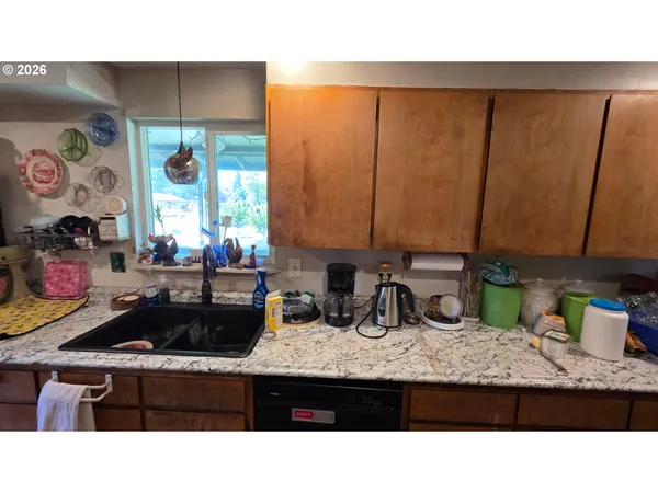 $425,000 | 192 Reston Avenue, Dillard, OR 97432