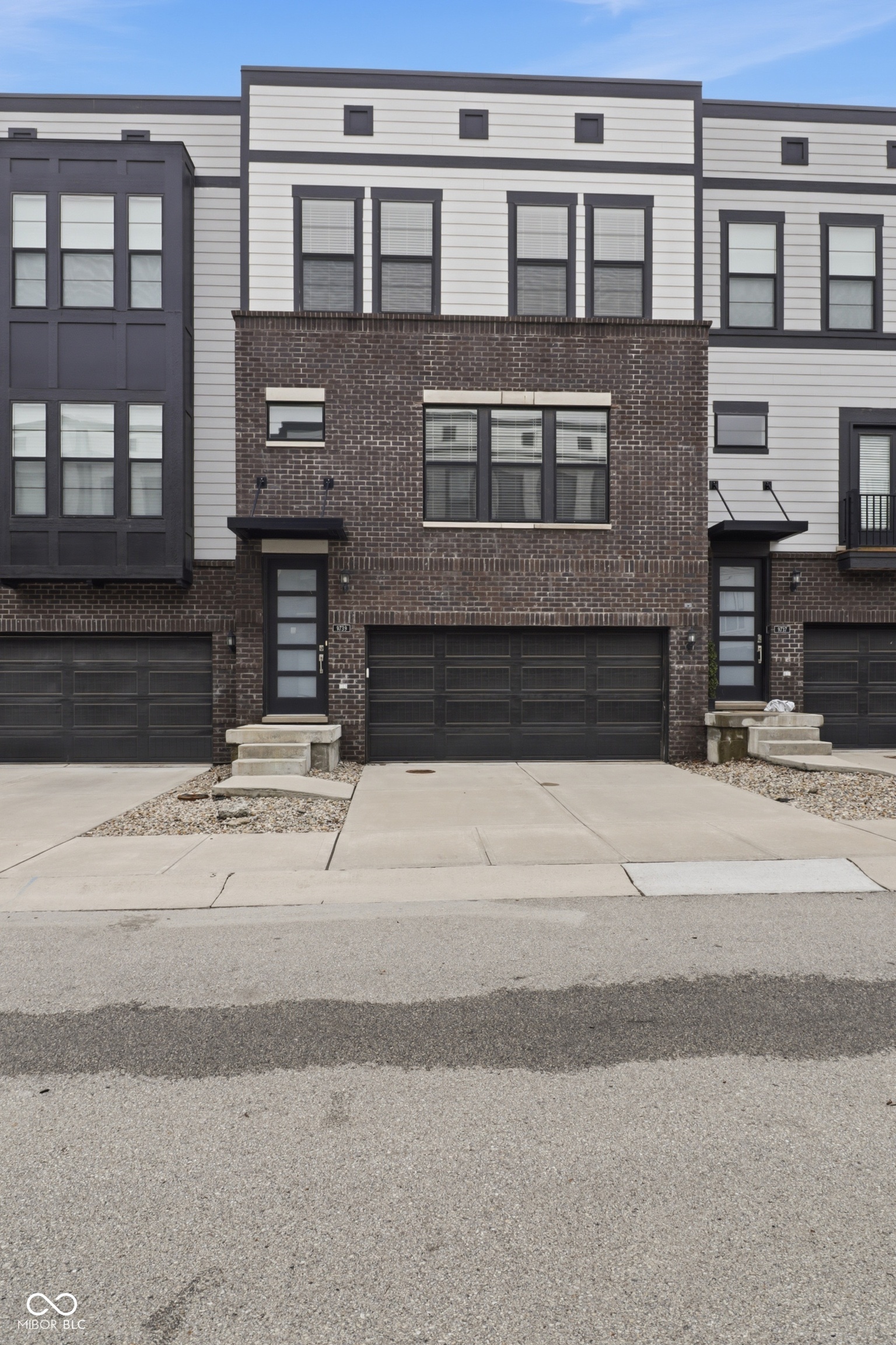 9739 Junction Station Fishers, IN 46037 - Photo 2 of 34