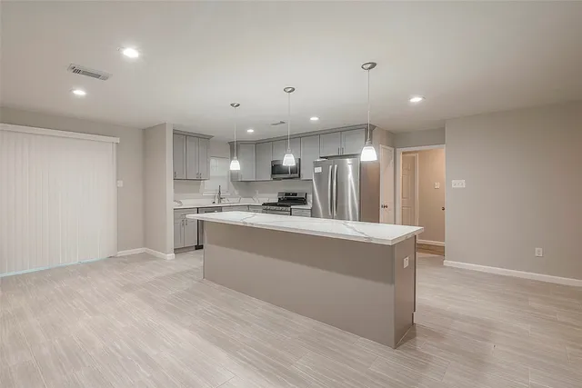 $2,150 | 5755 Heron Drive, Houston, TX 77033