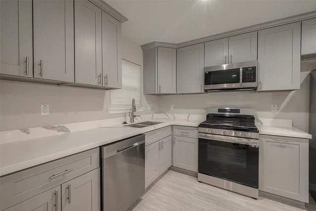 $2,150 | 5755 Heron Drive, Houston, TX 77033