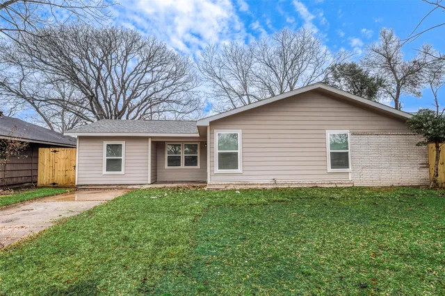 $2,150 | 5755 Heron Drive, Houston, TX 77033