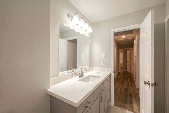 $2,150 | 5755 Heron Drive, Houston, TX 77033