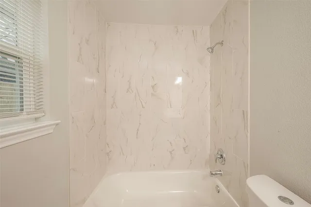 $2,150 | 5755 Heron Drive, Houston, TX 77033