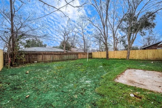 $2,150 | 5755 Heron Drive, Houston, TX 77033