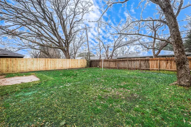 $2,150 | 5755 Heron Drive, Houston, TX 77033