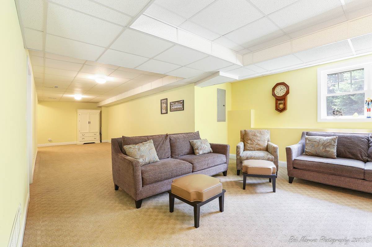 13 Winterberry Road, Unit 13 Pelham, NH 03076 - Photo 32 of 36